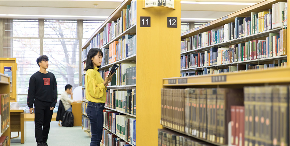 総合図書館書架